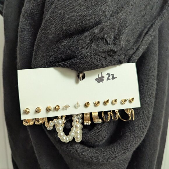 6 sets 3@$15 CLOSET CLOSING - Picture 2 of 3